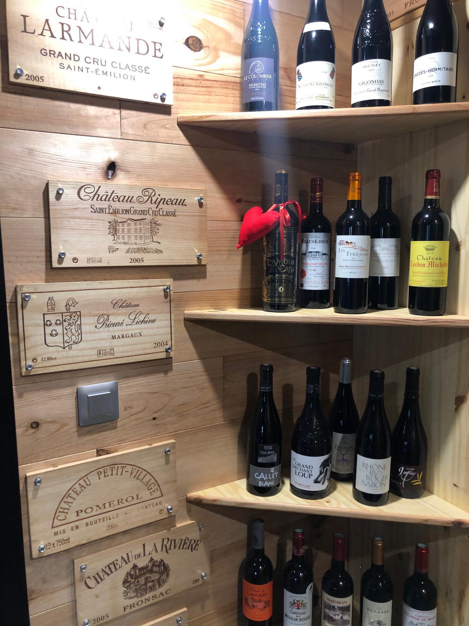 O'QG RESTAURANT - wine cellar