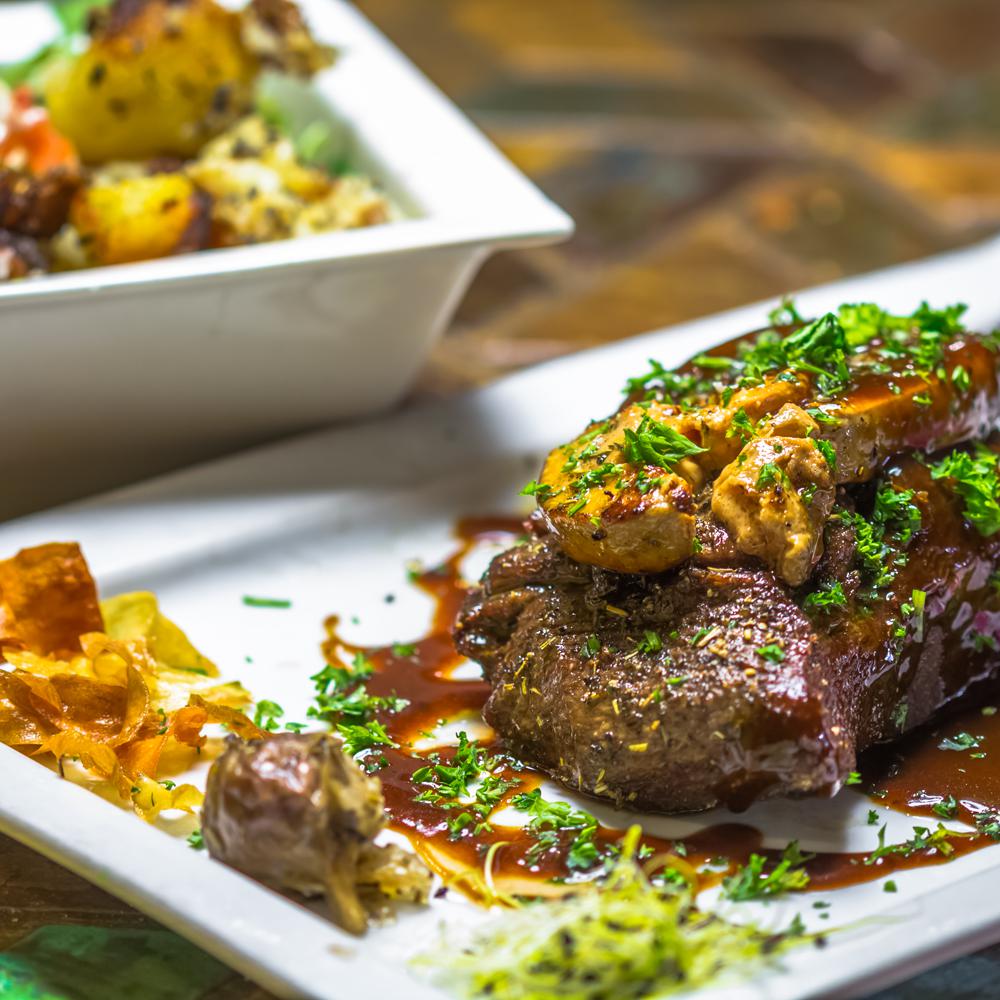 Filet de bœuf au foie gras poêlé