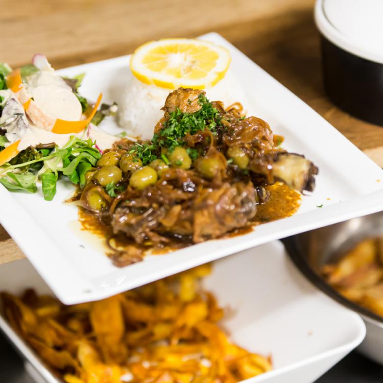 OQG RESTAURANT/ Spécialité du Sénégal : POULET YASSA