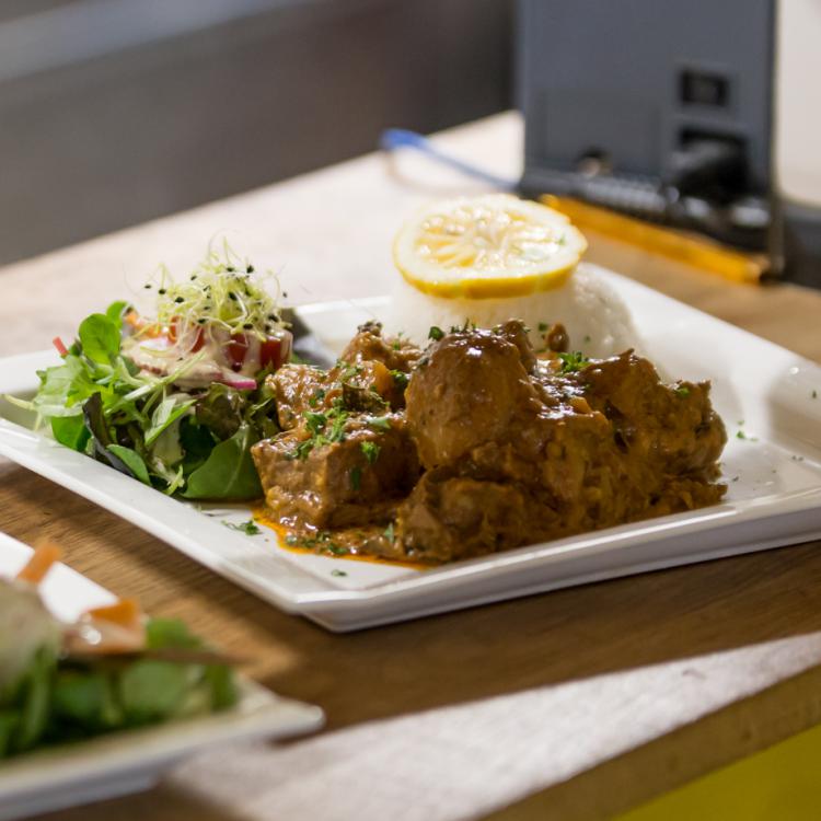 OQG RESTAURANT/ Spécialité du Sénégal : MAFÉ DE BOEUF